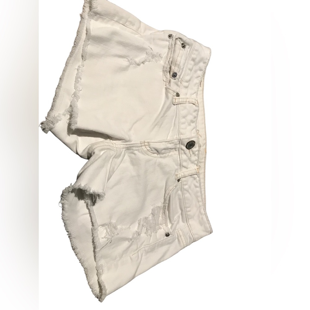 American Eagle size 4 white denim shorts excellent condition.